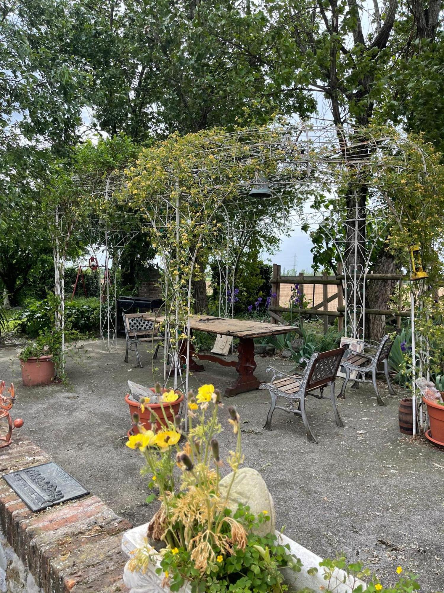 B&B La Cascina Di Alice Castiglione Delle Stiviere Exterior photo